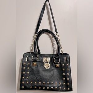 Black shoulder bag w/handles